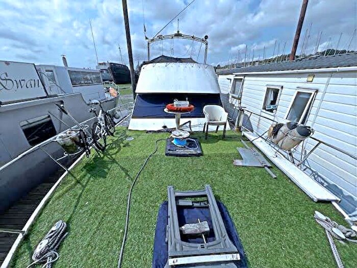 2 Bedroom Houseboat For Sale In Vicarage Lane, Port Werburgh, Rochester, ME3