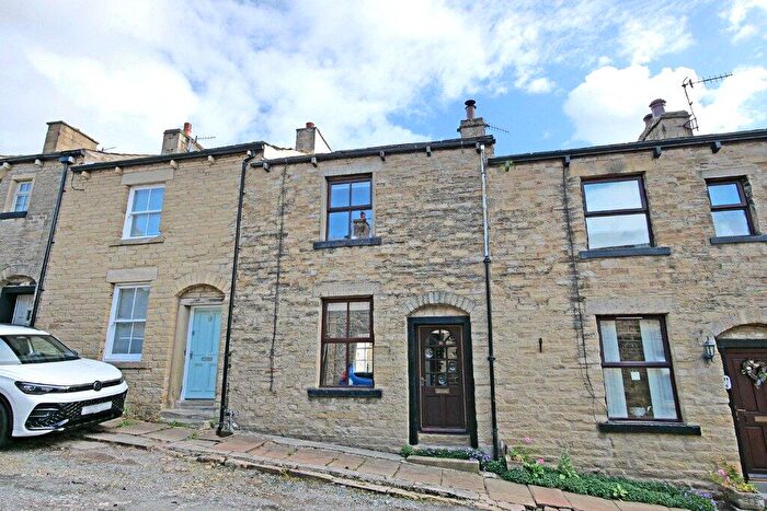 2 Bedroom Terraced House For Sale In King Street, Skipton, BD23