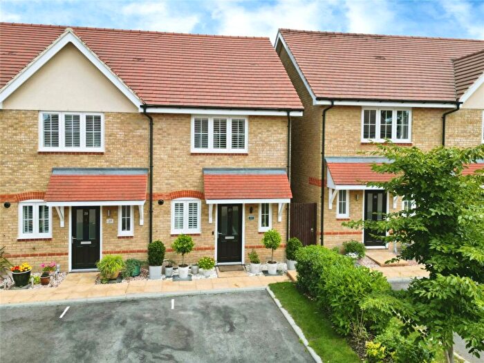 2 Bedroom End Of Terrace House For Sale In Urnfield, Yateley, Hampshire, GU46