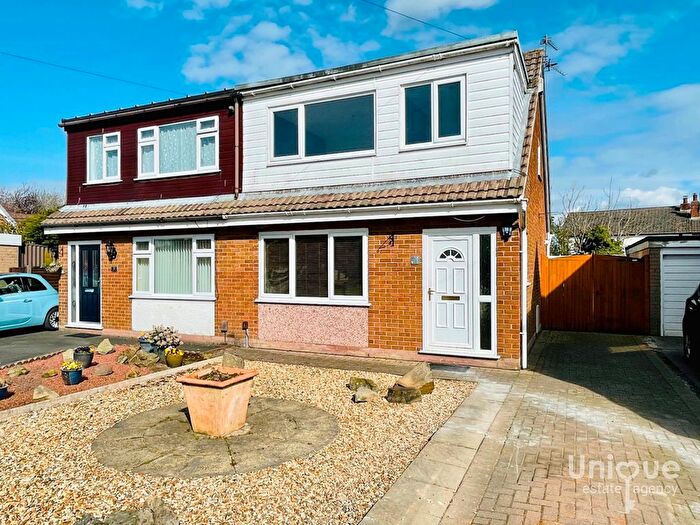 3 Bedroom Semi-Detached House For Sale In Summit Drive, Freckleton, PR4