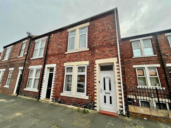 3 Bedroom Town House To Rent In Rawling Road, Bensham, Gateshead, NE8