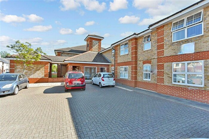 1 Bedroom Flat For Sale In West Lane, Sittingbourne, Kent, ME10