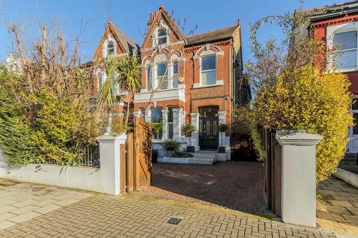 6 Bedroom Semi-Detached House To Rent In Chiswick Lane, London, W4