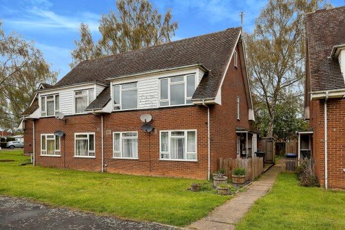 2 Bedroom Flat To Rent In Ryder Close, Warwick, CV35