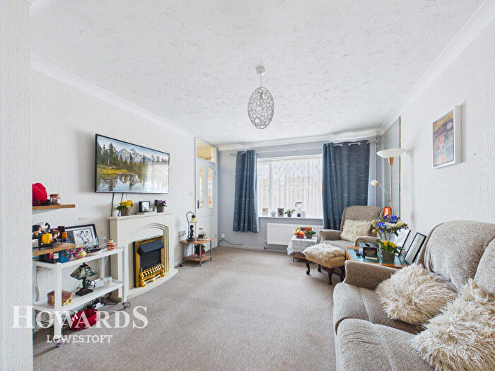 1 Bedroom Semi-Detached Bungalow For Sale In Stephensons Walk, Lowestoft, NR32