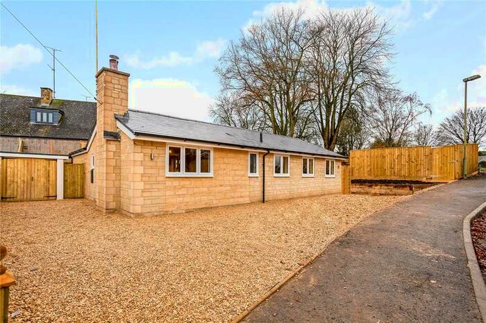 4 Bedroom Detached Bungalow For Sale In Austins Way, Hook Norton, Banbury, Oxfordshire, OX15