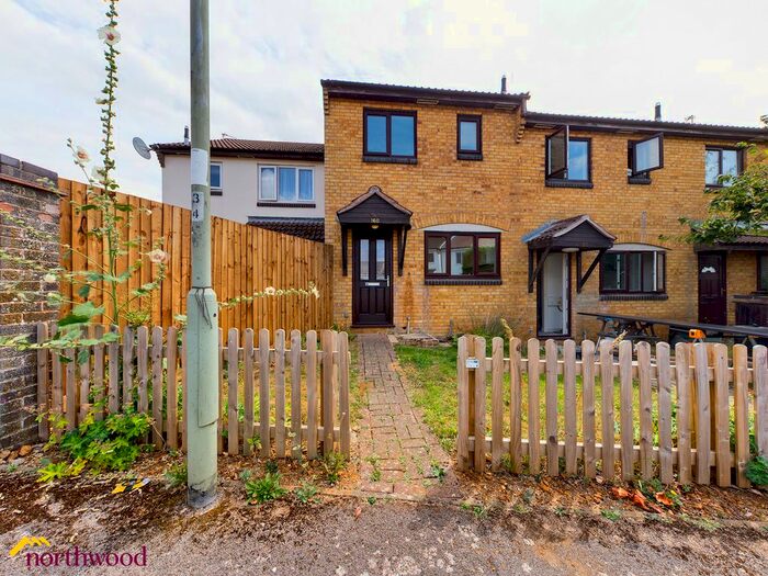 2 Bedroom Terraced House To Rent In Sussex Drive, Banbury, OX16