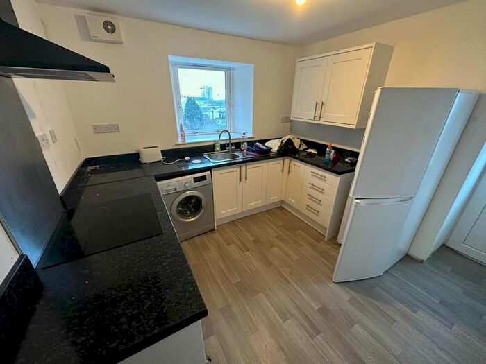 2 Bedroom Flat To Rent In Carlton Terrace, Swansea, SA1