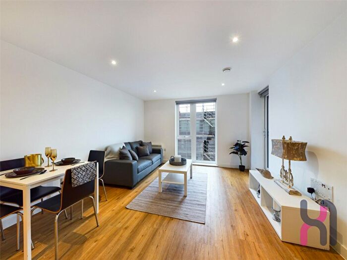 2 Bedroom Flat To Rent In The Plaza, Advent Way, Ancoats, Manchester, M4