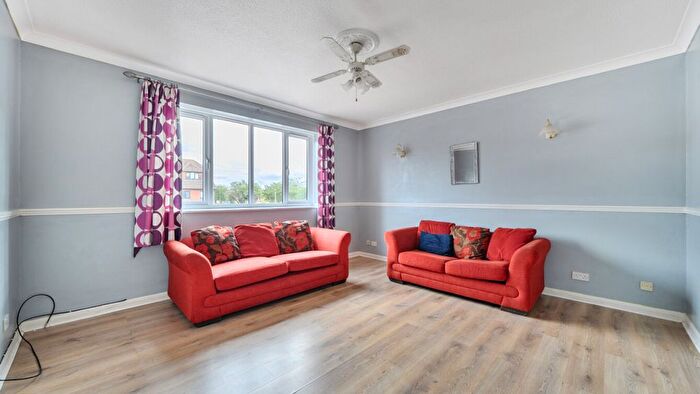 3 Bedroom Terraced House For Sale In Windermere Close, Staines, TW19