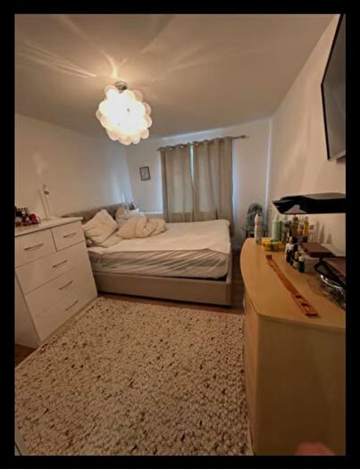 2 Bedroom Flat To Rent In Stevenson Crescent, London, SE16