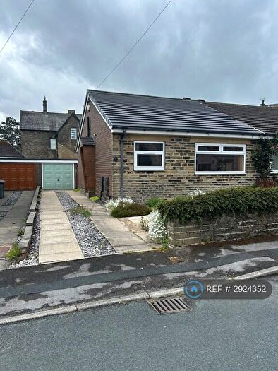 2 Bedroom Bungalow To Rent In Lodge Gate Close, Bradford, BD13