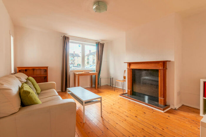 2 Bedroom Flat To Rent In L &#; Niddrie Mill Crescent, Edinburgh, EH15