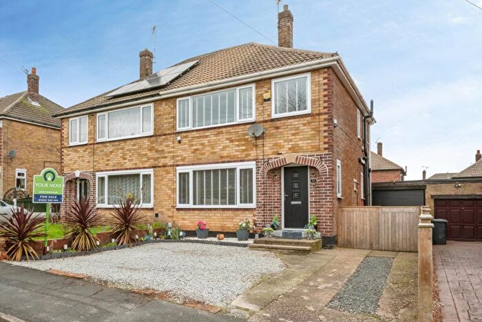 3 Bedroom Semi-Detached House For Sale In Roehampton Rise, Scawsby, Doncaster, South Yorkshire, DN5
