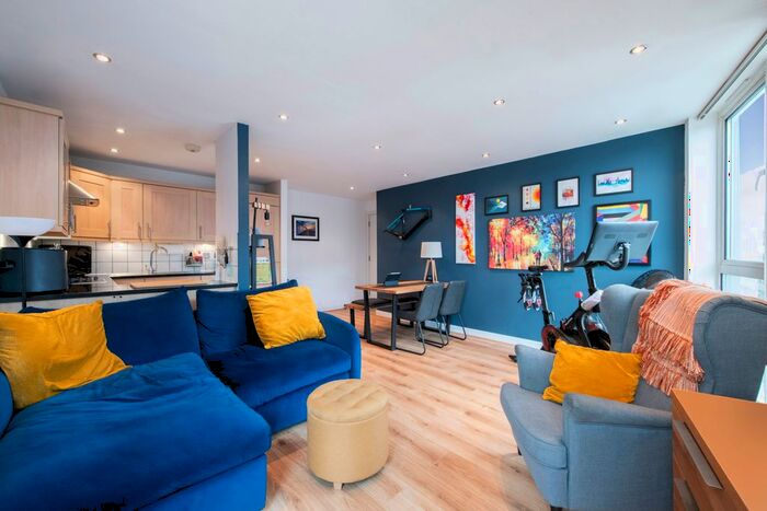 2 Bedroom Flat To Rent In London Road, Kingston Upon Thames, KT2