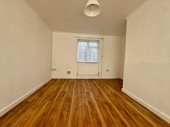 2 Bedroom Property To Rent In Goose Green, Farnham Royal, Slough, SL2