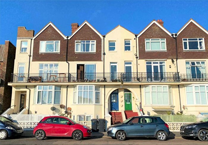 1 Bedroom Apartment For Sale In South Terrace, Littlehampton, BN17