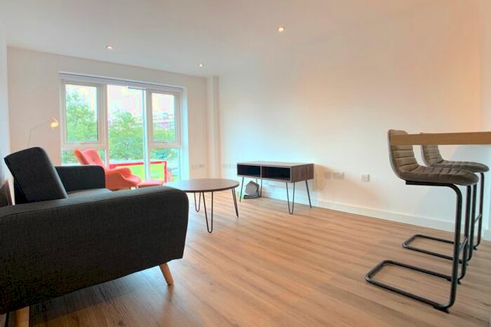 2 Bedroom Flat To Rent In East Street, Leeds, LS9