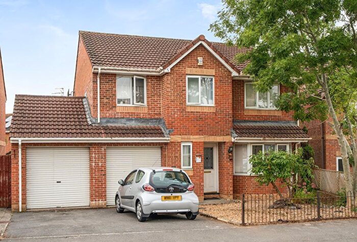 5 Bedroom Detached House For Sale In Guest Avenue, Emersons Green, Bristol, Gloucestershire, BS16