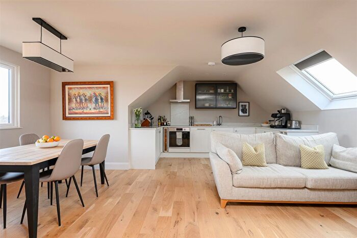 1 Bedroom Flat For Sale In Maxwell House, Acomb Road, York, YO24