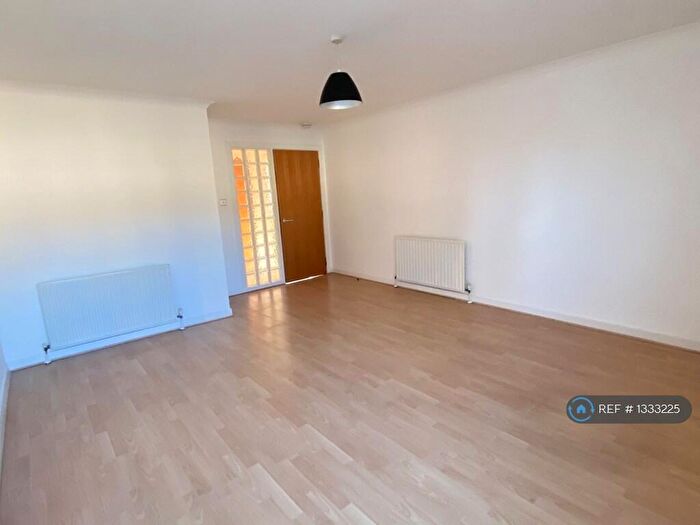 2 Bedroom Flat To Rent In Glasgow, Glasgow, G5