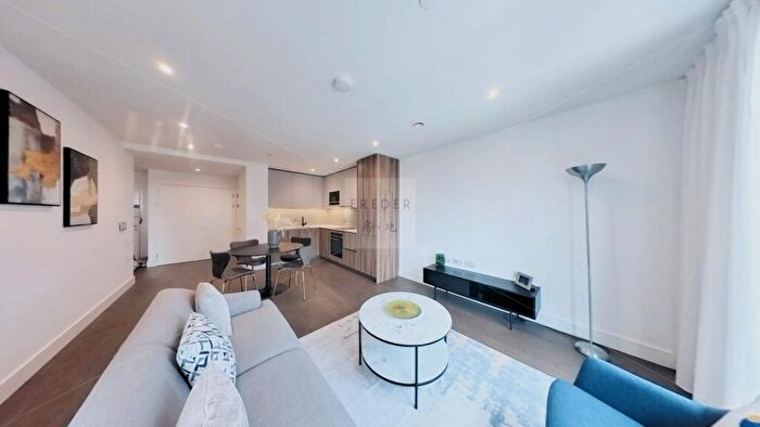 1 Bedroom Apartment To Rent In Hawksbury Heights, Elephant Castle, SE17