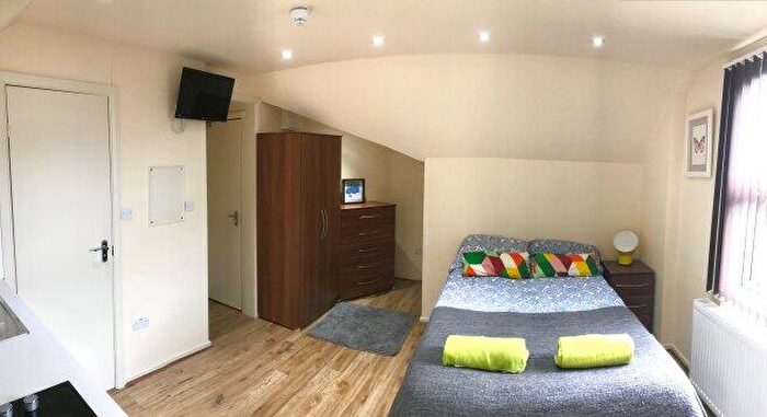 1 Bedroom Flat To Rent In Saint Pauls Avenue, NW2