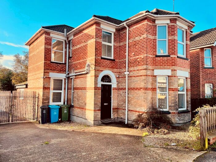 4 Bedroom Property To Rent In Bournemouth Road, Poole, Dorset, BH14