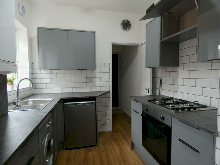 3 Bedroom Flat To Rent In Warton Terrace, Heaton, NE6