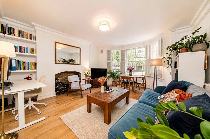 1 Bedroom Flat For Sale In Oxford Gardens, North Kensington, W10