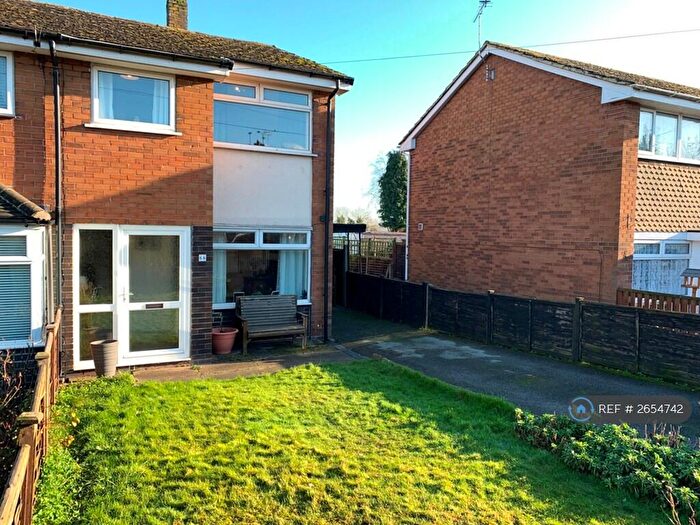 4 Bedroom Semi-Detached House To Rent In Park Street, Uttoxeter, ST14