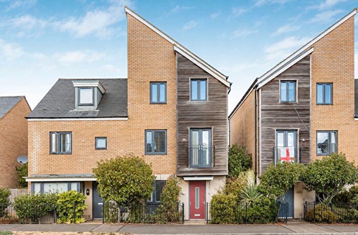 4 Bedroom Semi Detached House For Sale In Selkirk Drive, Oakridge Park, Milton Keynes, MK14