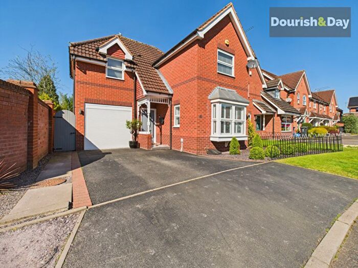 3 Bedroom Detached House For Sale In Heron Drive, Penkridge, Staffordshire, ST19