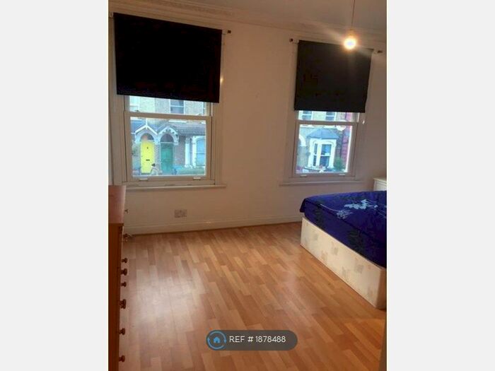 1 Bedroom Studio To Rent In Hornsey Park Road, London, N8