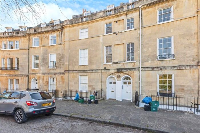 3 Bedroom Apartment For Sale In Widcombe Crescent, Bath, BA2