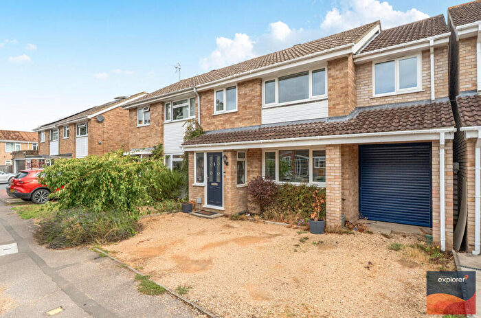 4 Bedroom House For Sale In Pinehurst, Tadley, RG26