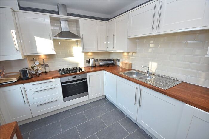 2 Bedroom Flat To Rent In Crathie Gardens West, City Centre, Aberdeen, AB10