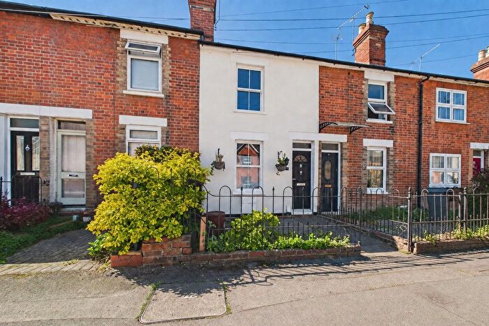 3 Bedroom Terraced House For Sale In Cardigan Road, Reading, Berkshire, RG1