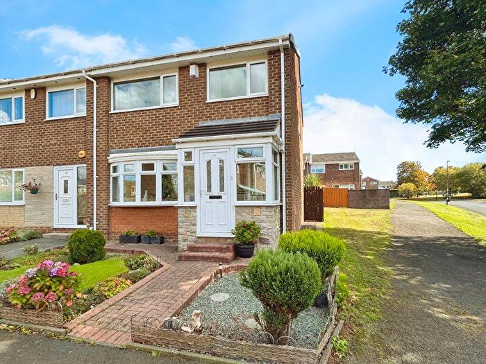 3 Bedroom End Of Terrace House For Sale In Garth Sixteen, Newcastle Upon Tyne, NE12