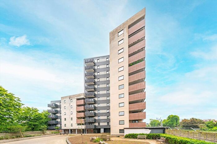 1 Bedroom Flat To Rent In The Avenue, West Ealing, W13
