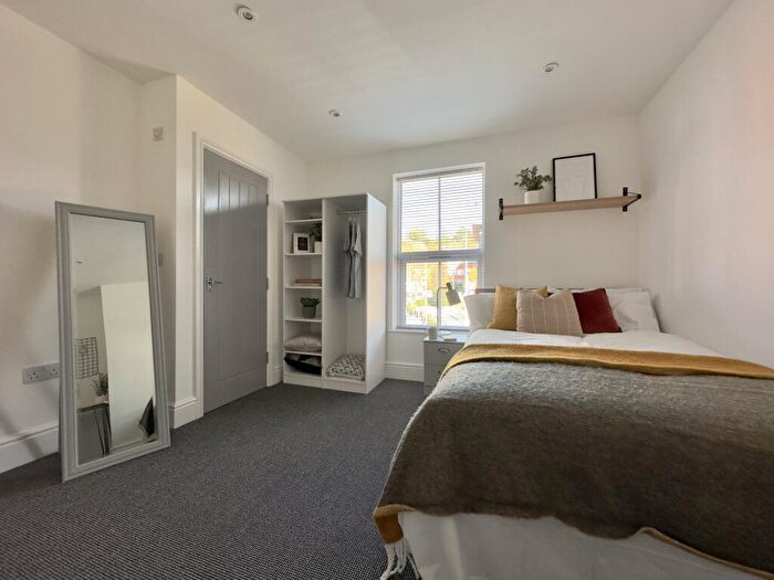 6 Bedroom House To Rent In Monks Road, LN2