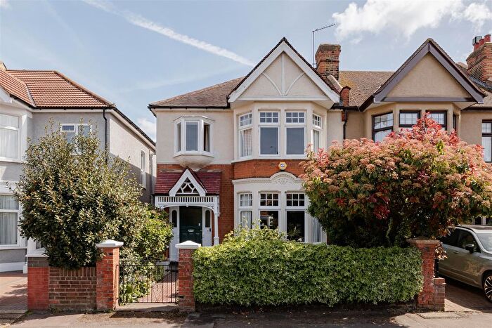 4 Bedroom End Terrace House For Sale In Belgrave Road, Wanstead, E11