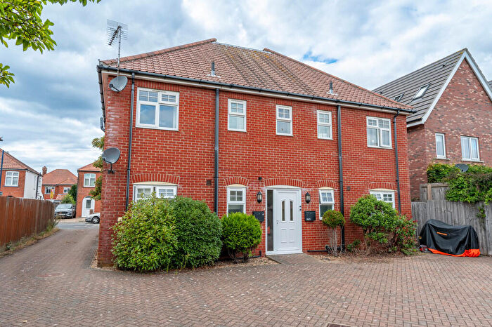 2 Bedroom Maisonette For Sale In Penfold Road, Felixstowe, IP11