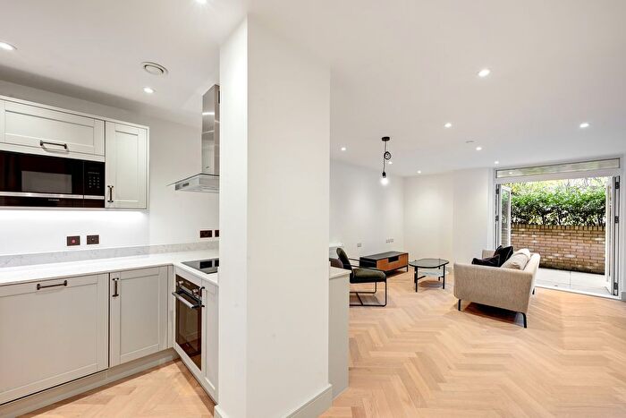 2 Bedroom Flat To Rent In Clifton Mansions, Park Avenue, NW2