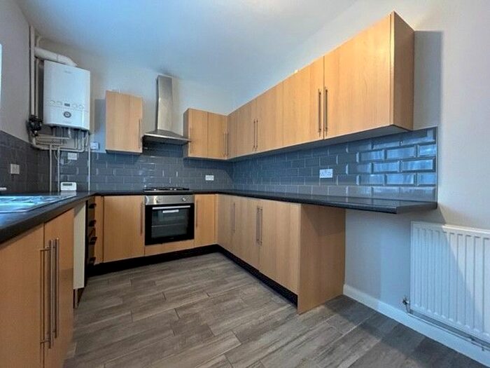 3 Bedroom Terraced House To Rent In West End Avenue, Doncaster, DN5