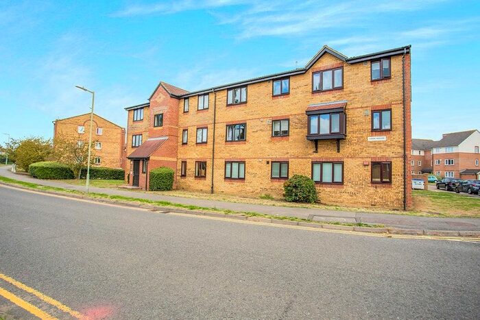 1 Bedroom Flat To Rent In Sark House, Scammell Way, Watford, Hertfordshire WD18