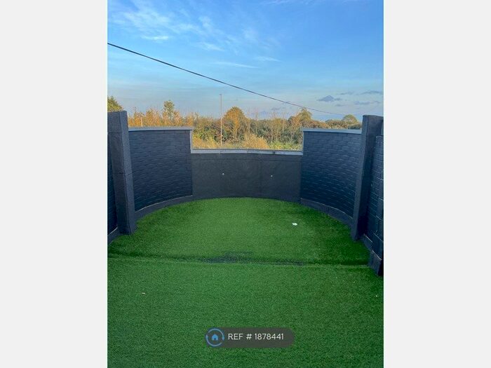 3 Bedroom Flat To Rent In Dyals Venue, Hinckley, LE10