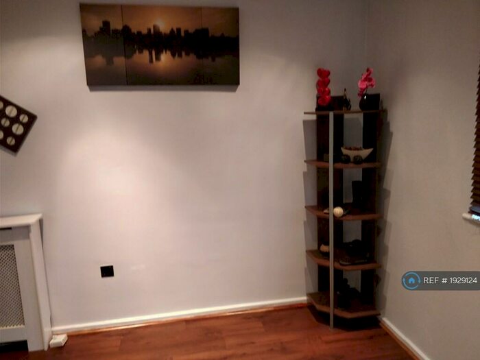 1 Bedroom Maisonette To Rent In Manorside Close, London, SE2