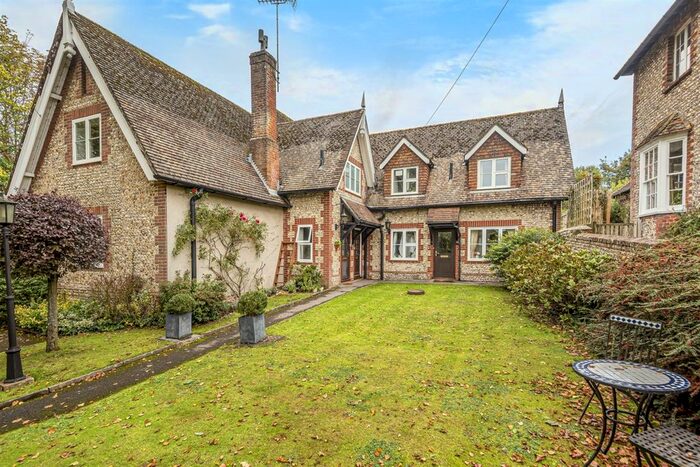 2 Bedroom Flat To Rent In Dame School Court, Pook Lane, East Lavant, Chichester PO18