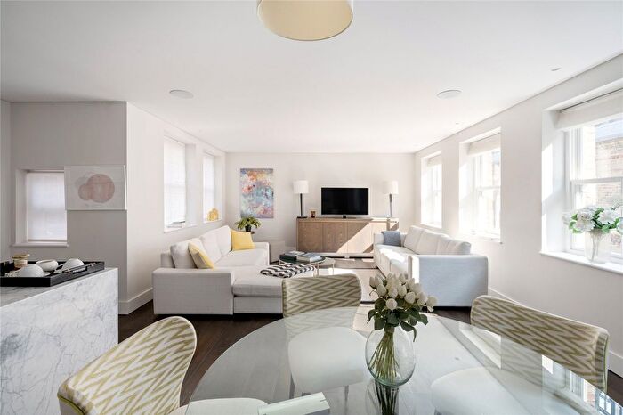 2 Bedroom Flat To Rent In Dyer's Buildings, London, EC1N